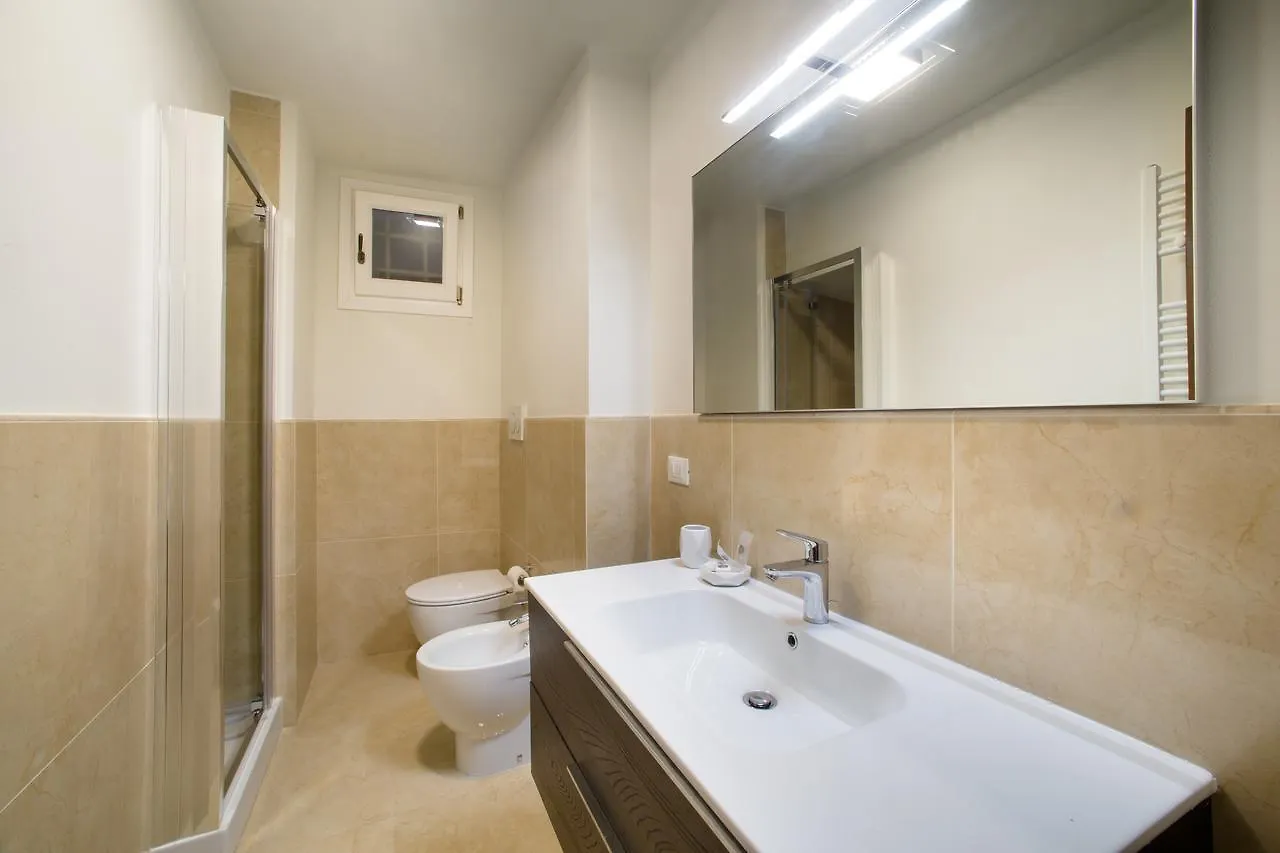 Apo1 Deluxe 2Bdr Family Apartment By Ponte Vecchio Florence Italy